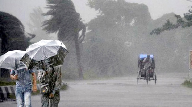 ১০ জেলায় ৬০ কিলোমিটার বেগে ঝড়ের পূর্বাভাস