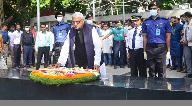 বঙ্গবন্ধুর প্রতিকৃতিতে নবনির্বাচিত ডেপুটি স্পিকারের শ্রদ্ধা