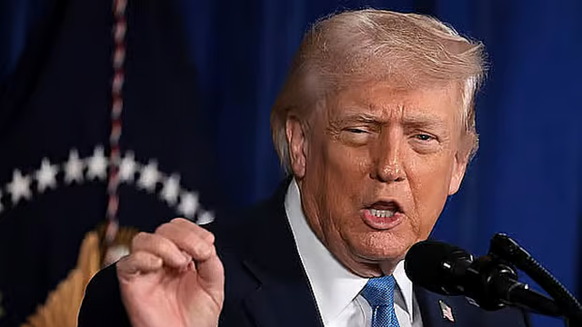 ইরানের সঙ্গে বাণিজ্য করলে দিতে হবে ২৫ শতাংশ শুল্ক, ট্রাম্পের নতুন ঘোষণা