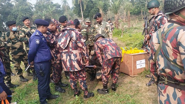 বিএসএফের গুলিতে নিহত বিজিবি সৈনিকের মরদেহ হস্তান্তর