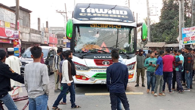 আশুলিয়ায় যাত্রীর মারধরে বাসচালকের মৃত্যু