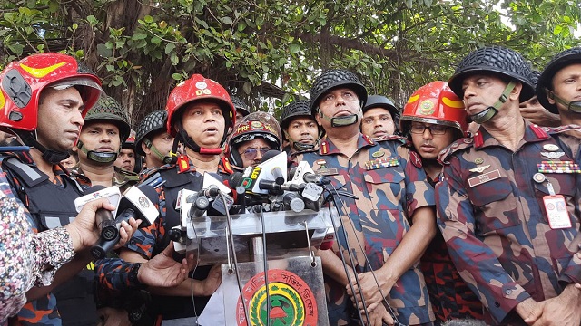 আগুন নিয়ন্ত্রণে, তবে পুরোপুরি নির্বাপণে সময় লাগবে : ফায়ার ডিজি