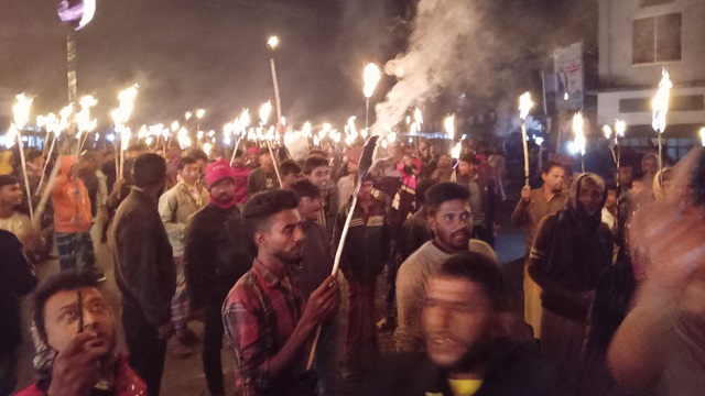 কুষ্টিয়া-৩ আসনে সোহরাবের মনোনয়ন দাবিতে মশাল মিছিল, মহাসড়ক অবরোধ