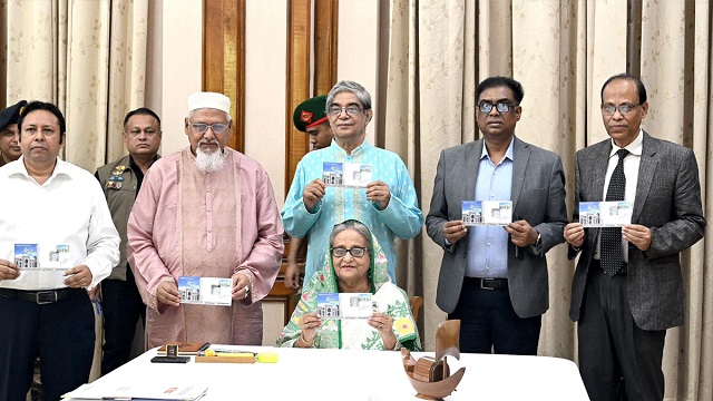 মডেল মসজিদের লোগো সংবলিত স্মারক ডাকটিকিট প্রকাশ