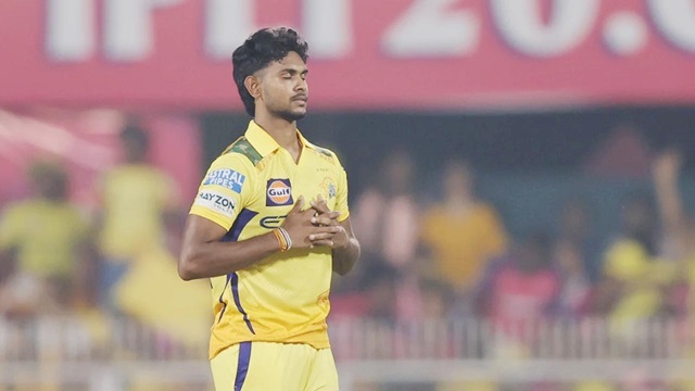 ১৩ কোটির পাথিরানাকে ছেড়েই দিলো চেন্নাই!