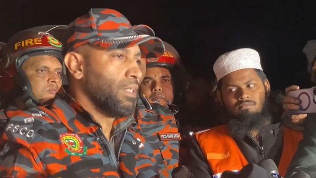 ৩২ ঘণ্টায়ও সন্ধান মেলেনি শিশু সাজিদের, হাল ছাড়ছে না ফায়ার সার্ভিস