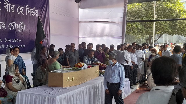 জাফরুল্লাহ চৌধুরীর মরদেহে সর্ব সাধারণের শ্রদ্ধা