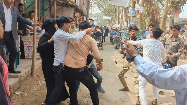 বিআরটিএ অফিসে দালালকে দেওয়া টাকা ফেরত পেলেন গ্রাহক