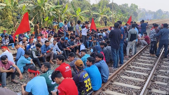 অবরোধ সমর্থনে ছাত্রদলের বিক্ষোভ