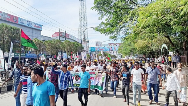 মিছিলের ঢল নেমেছে আলিয়া মাঠে