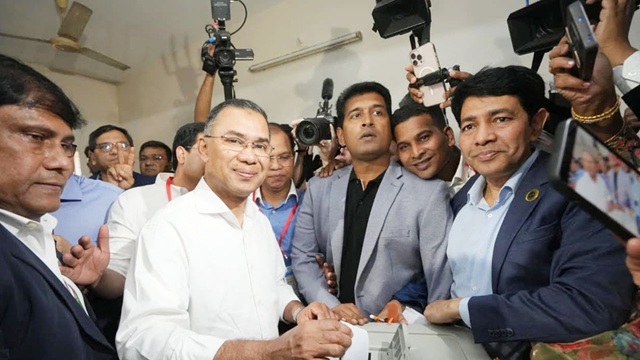 ঢাকা-১৭ : এগিয়ে তারেক রহমান