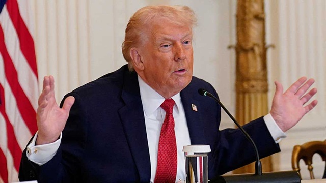 যুক্তরাজ্য-ফ্রান্সসহ ৮ দেশের ওপর শুল্ক আরোপ ট্রাম্পের