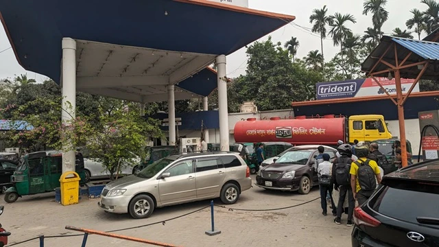 সরবরাহ সংকট কাটেনি, তেল নেই অনেক পাম্পেই