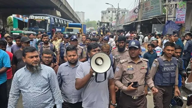 সায়েদাবাদে ৩০ মিনিটের মধ্যে অবৈধ কাউন্টার সরিয়ে নেওয়ার নির্দেশ