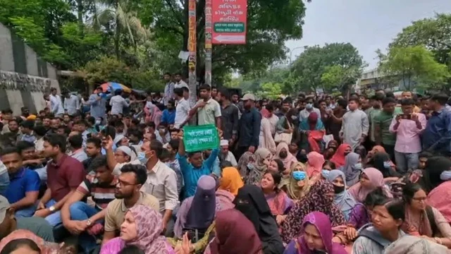 প্রাথমিক শিক্ষা অধিদপ্তরে সুপারিশপ্রাপ্তদের স্মারকলিপি